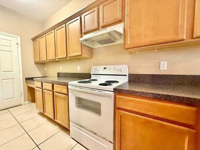 8173 STONE VIEW DRIVE, Tampa, FL 33647