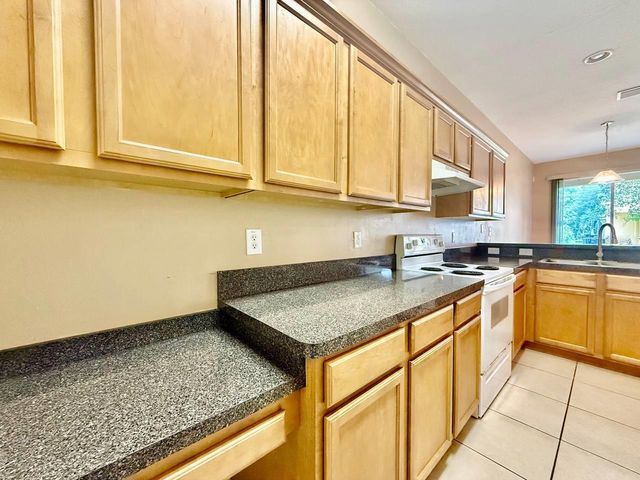 8173 STONE VIEW DRIVE, Tampa, FL 33647