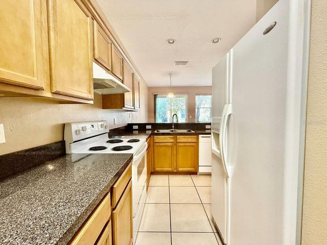 8173 STONE VIEW DRIVE, Tampa, FL 33647