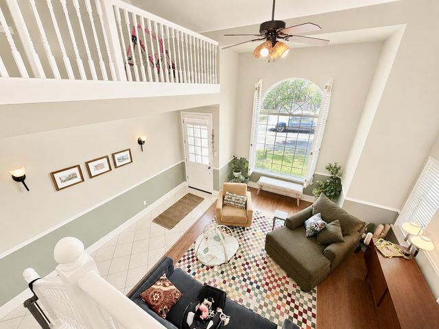 1047 E Monticello Circle, Fresno, CA 93720