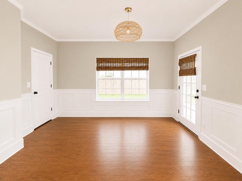 Image 14 of property listing at 1047 E Monticello Circle, Fresno, CA 93720