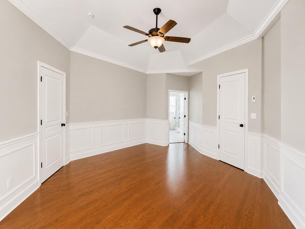 Image 23 of property listing at 1047 E Monticello Circle, Fresno, CA 93720