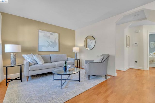 282 Del Valle Ct, Pleasanton, CA 94566