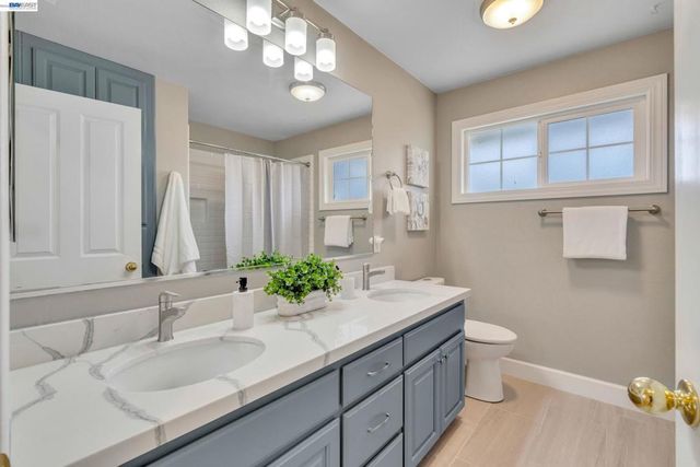 282 Del Valle Ct, Pleasanton, CA 94566