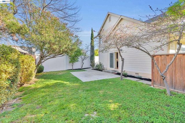 282 Del Valle Ct, Pleasanton, CA 94566