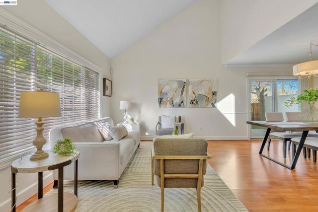 282 Del Valle Ct, Pleasanton, CA 94566