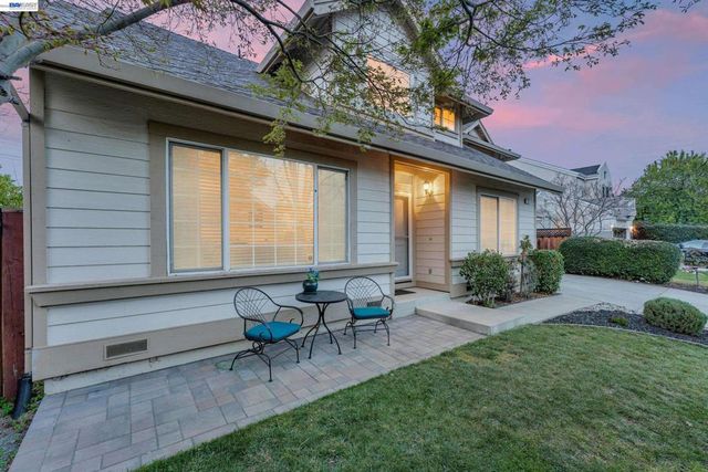 282 Del Valle Ct, Pleasanton, CA 94566