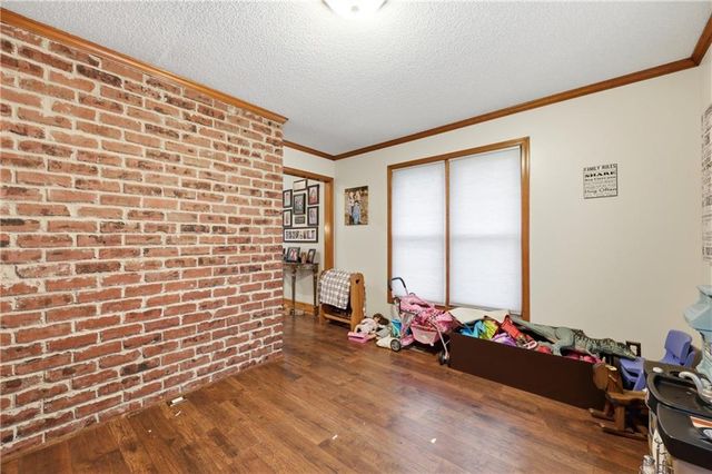 2200 NW Fawn Drive, Blue Springs, MO 64015