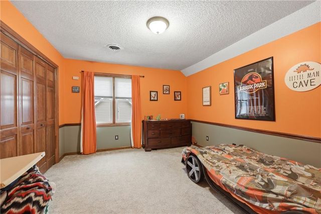 2200 NW Fawn Drive, Blue Springs, MO 64015
