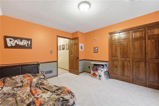 2200 NW Fawn Drive, Blue Springs, MO 64015