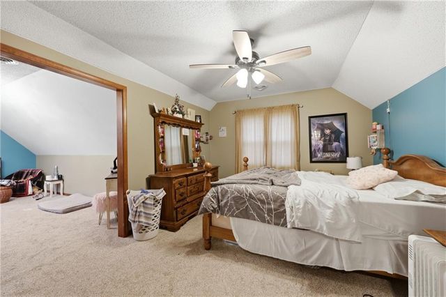 2200 NW Fawn Drive, Blue Springs, MO 64015