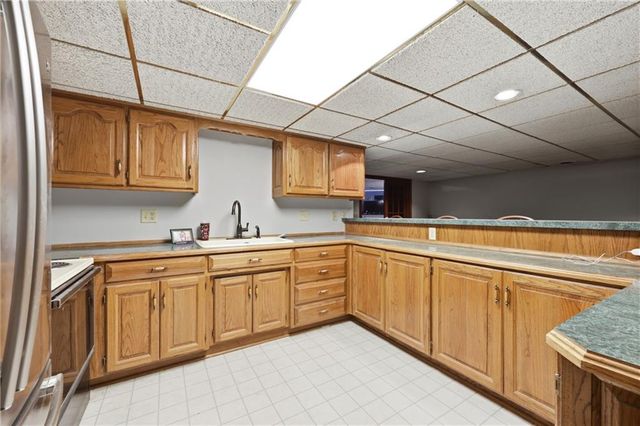 2200 NW Fawn Drive, Blue Springs, MO 64015