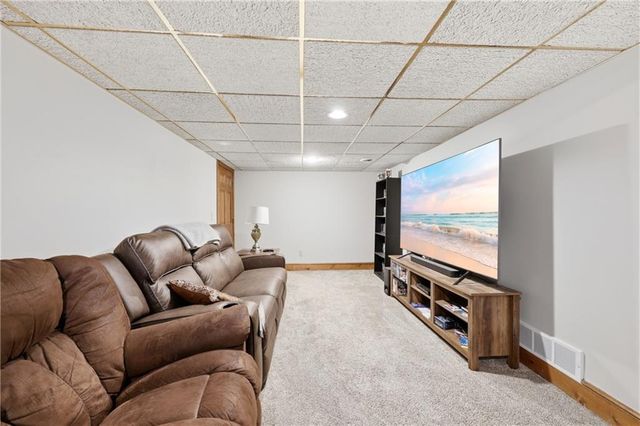 2200 NW Fawn Drive, Blue Springs, MO 64015