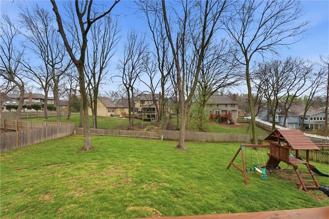 2200 NW Fawn Drive, Blue Springs, MO 64015