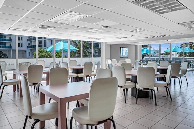 2401 Collins Ave 507, Miami Beach, FL 33140