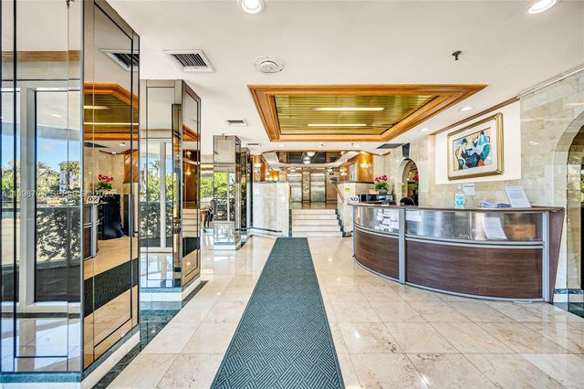 2401 Collins Ave 507, Miami Beach, FL 33140