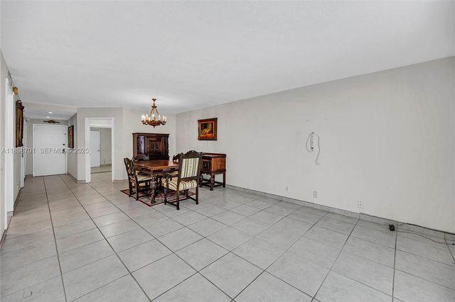 2401 Collins Ave 507, Miami Beach, FL 33140