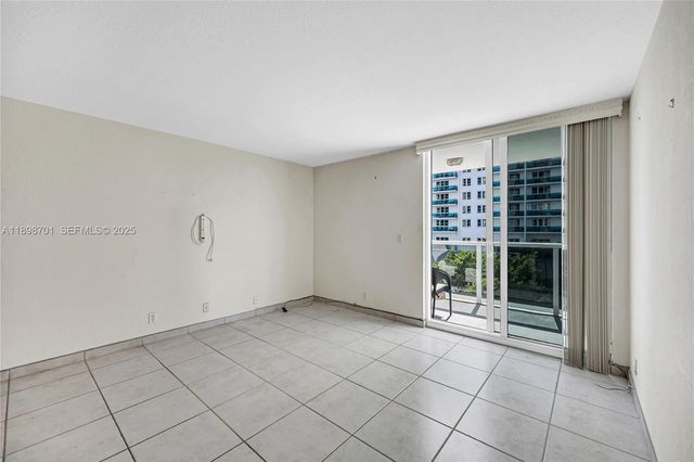 2401 Collins Ave 507, Miami Beach, FL 33140