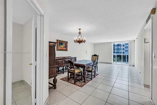 2401 Collins Ave 507, Miami Beach, FL 33140
