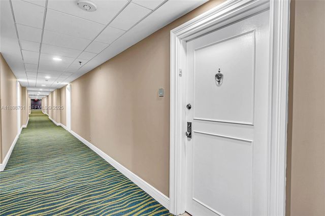 2401 Collins Ave 507, Miami Beach, FL 33140