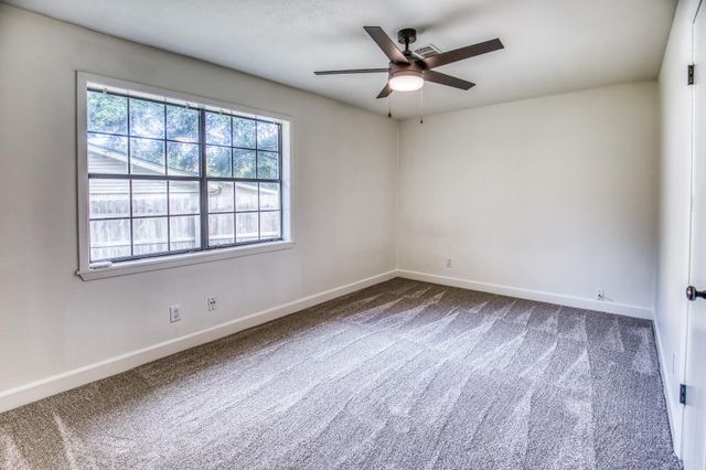 1807 Lakeview Drive, Brenham, TX 77833