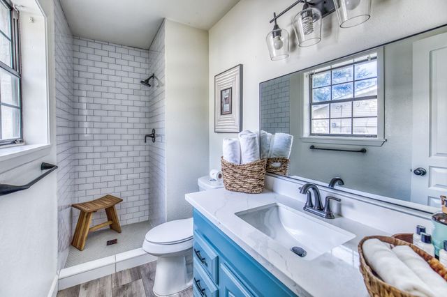 1807 Lakeview Drive, Brenham, TX 77833