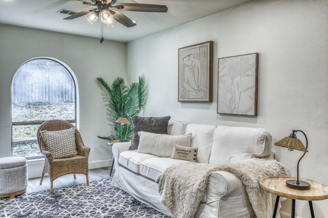 1807 Lakeview Drive, Brenham, TX 77833