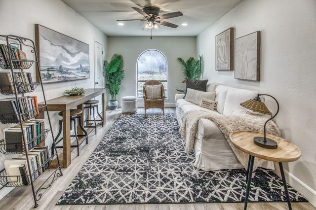 1807 Lakeview Drive, Brenham, TX 77833