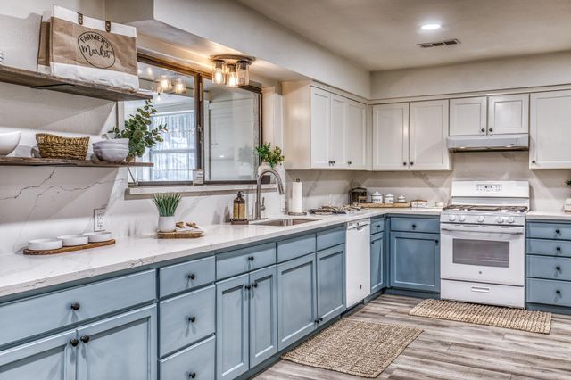 1807 Lakeview Drive, Brenham, TX 77833