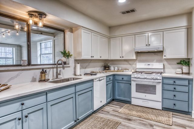 1807 Lakeview Drive, Brenham, TX 77833