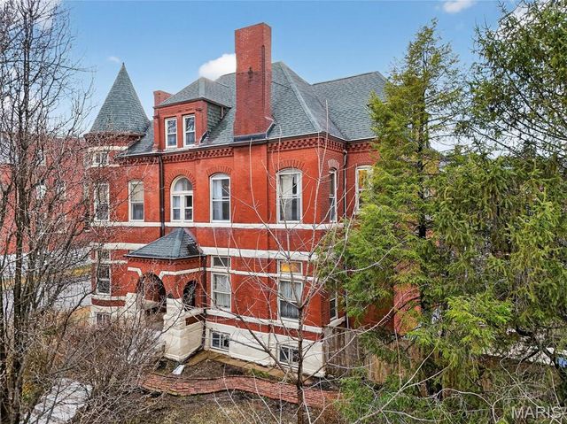 2327 S 12th Street, St Louis, MO 63104