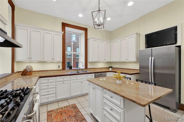 2327 S 12th Street, St Louis, MO 63104