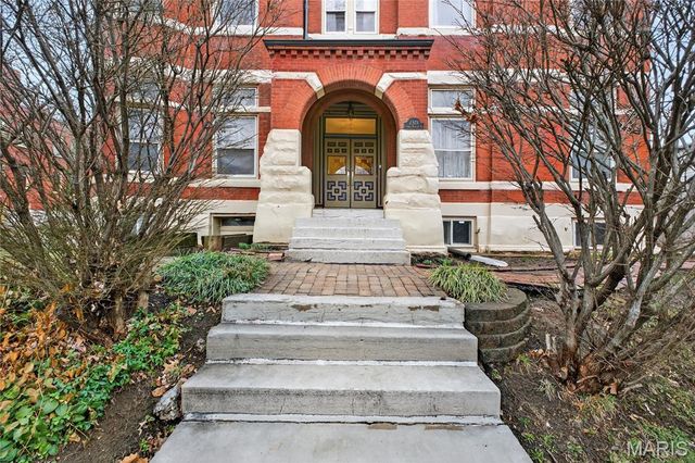 2327 S 12th Street, St Louis, MO 63104