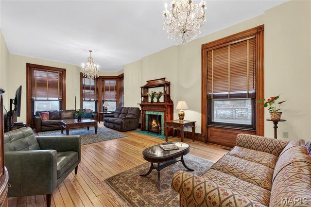 2327 S 12th Street, St Louis, MO 63104