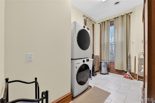 2327 S 12th Street, St Louis, MO 63104