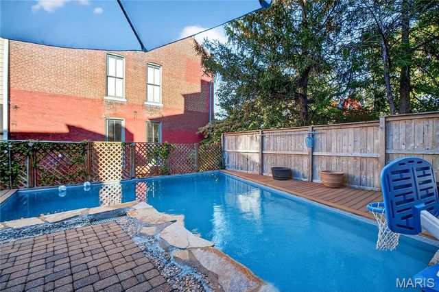 2327 S 12th Street, St Louis, MO 63104