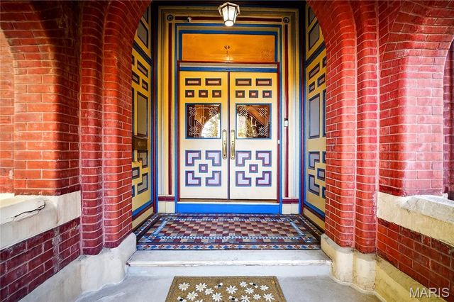 2327 S 12th Street, St Louis, MO 63104