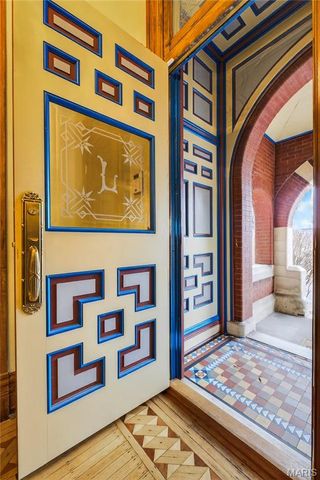 2327 S 12th Street, St Louis, MO 63104