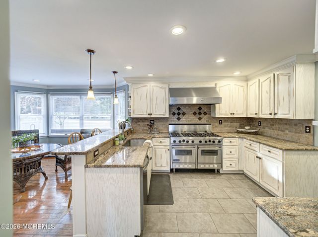 13 Morningside Drive, Toms River, NJ 08755