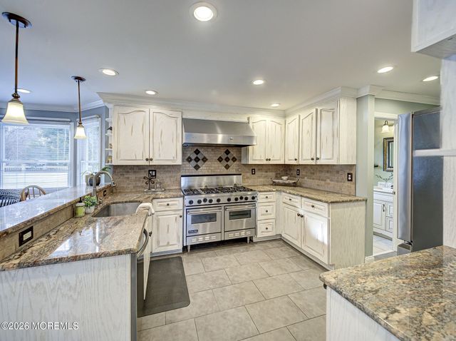 13 Morningside Drive, Toms River, NJ 08755