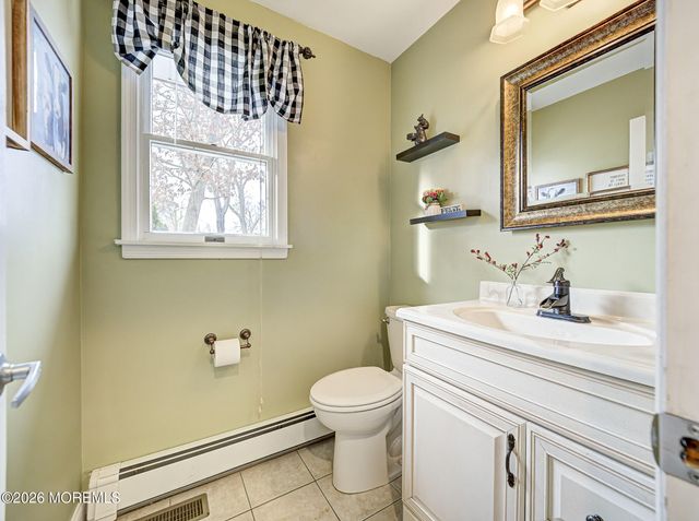 13 Morningside Drive, Toms River, NJ 08755