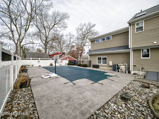 13 Morningside Drive, Toms River, NJ 08755