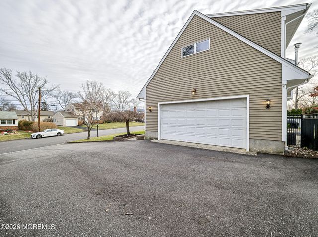 13 Morningside Drive, Toms River, NJ 08755