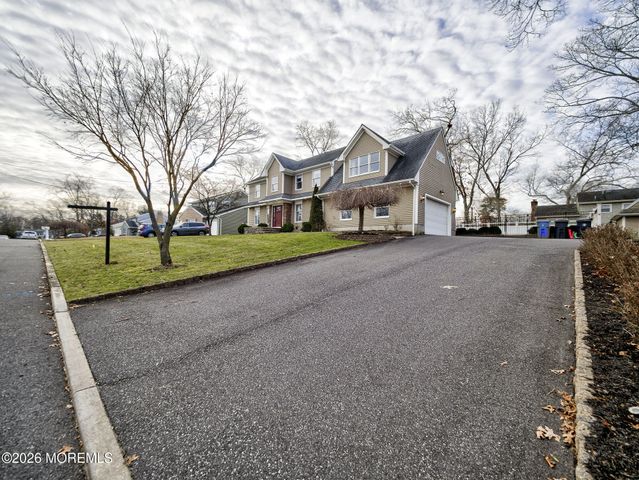 13 Morningside Drive, Toms River, NJ 08755