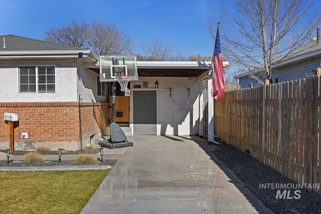 1625 4th Avenue East, Twin Falls, ID 83301