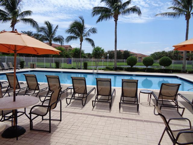 191 SW Palm Dr Apt 102, Port St Lucie, FL 34986