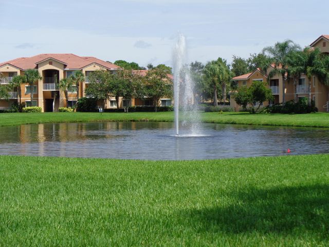 191 SW Palm Dr Apt 102, Port St Lucie, FL 34986