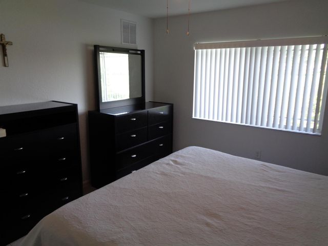 191 SW Palm Dr Apt 102, Port St Lucie, FL 34986