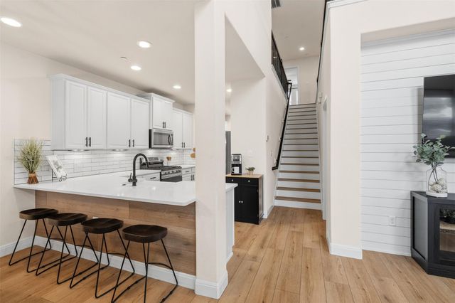 2304 S Lakeline BLVD 411, Cedar Park, TX 78613