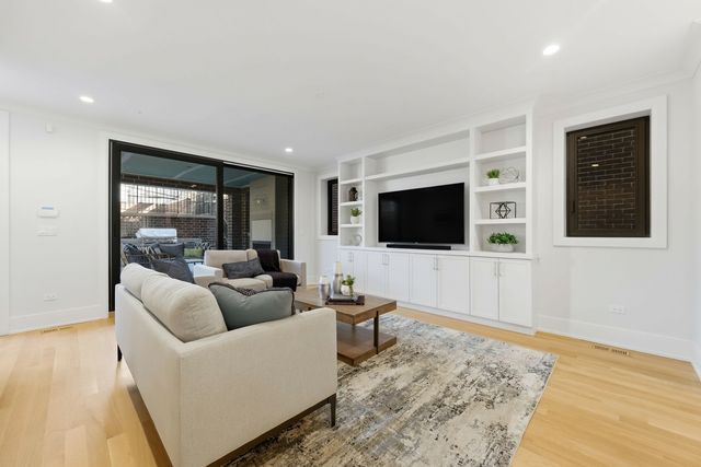 1849 N Mohawk Street 1, Chicago, IL 60614